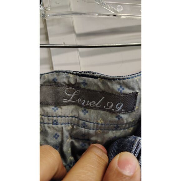 Level 99 Women's Size 30 Dark Wash Blue Denim Skinny Jeans - Picture 3 of 13